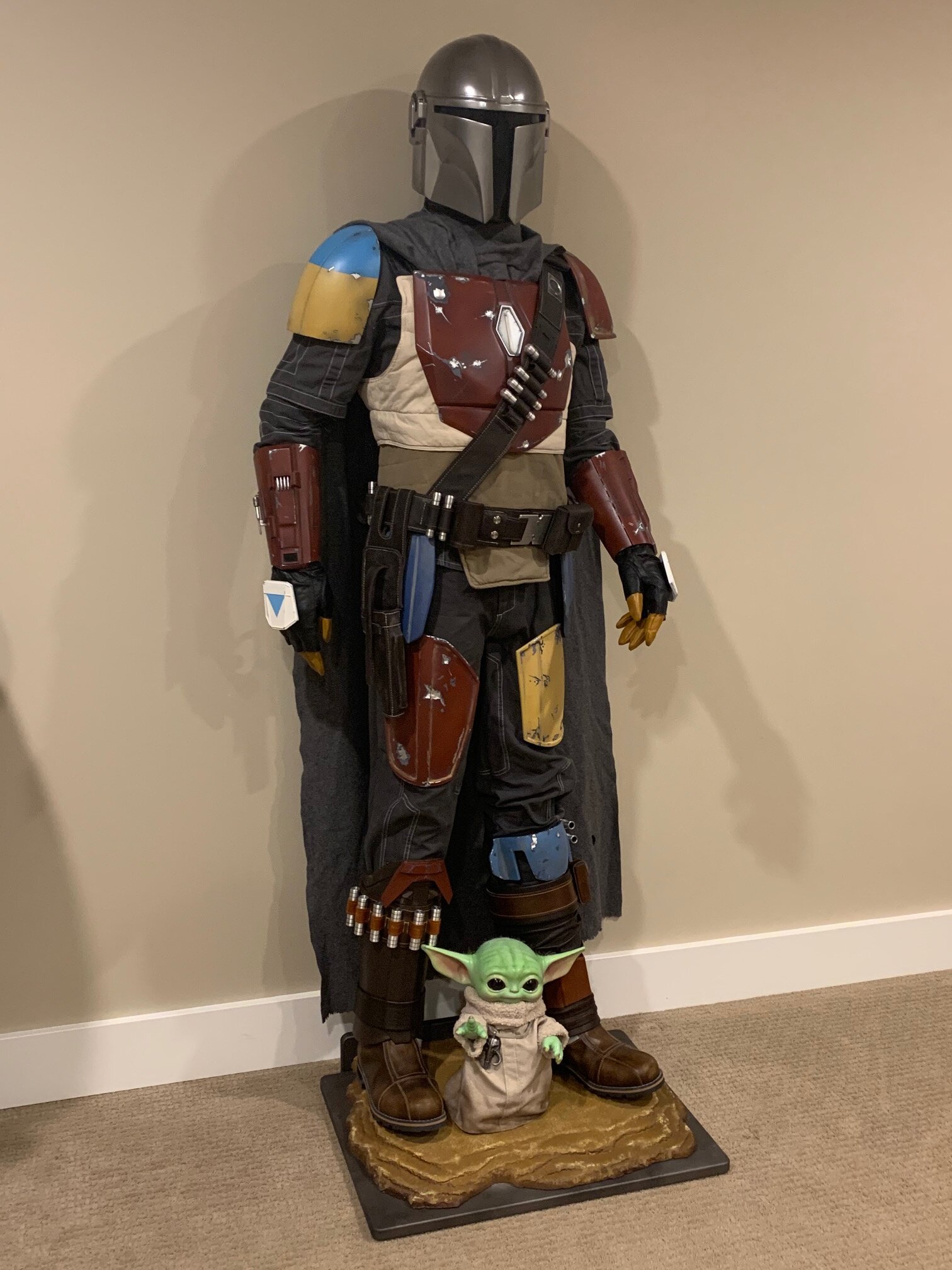 Some Rub n Buff Trouble  Boba Fett Costume and Prop Maker Community - The  Dented Helmet