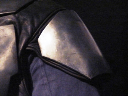 Jango shoulder bell.JPG