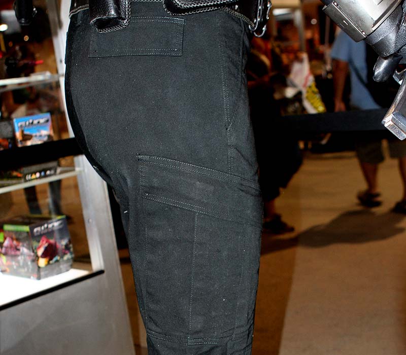 Snake_Eyes_pants_02.jpg